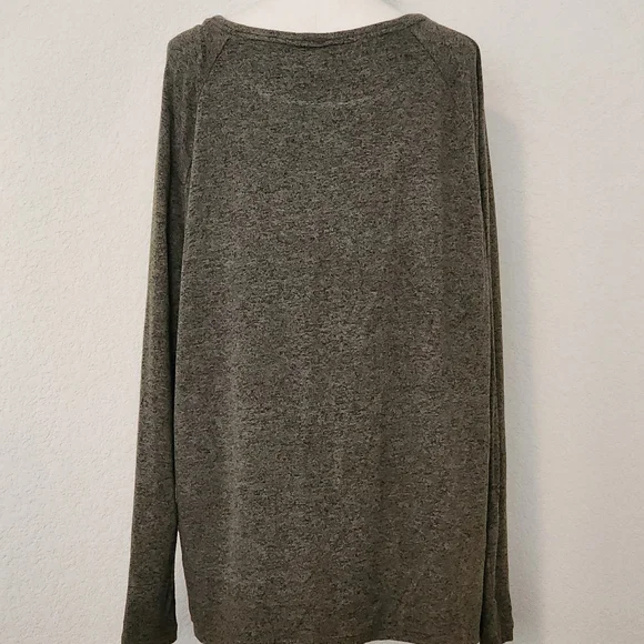 Old Navy top. Large. Green and black heathered knit. Long sleeved. - Picture 5 of 8